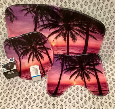 It's Your Bathroom. A set of palm tree bathroom mats w / massaging ball & humidifier