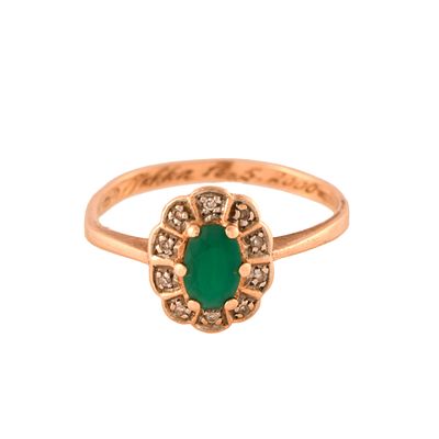 4. Ring with emerald simile and zircons rosette. 14kt yellow gold. Size: 14/54.