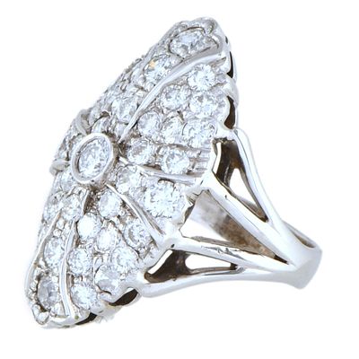 17. Art Deco style ring with diamonds. 18kt white gold. Brilliant cut diamonds. Size: 12/52.