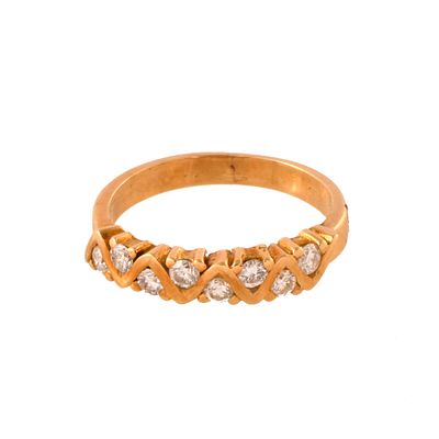 20. Half-band diamonds wedding ring. 18kt yellow gold. Brilliant cut diamonds. Size: 9/49. 