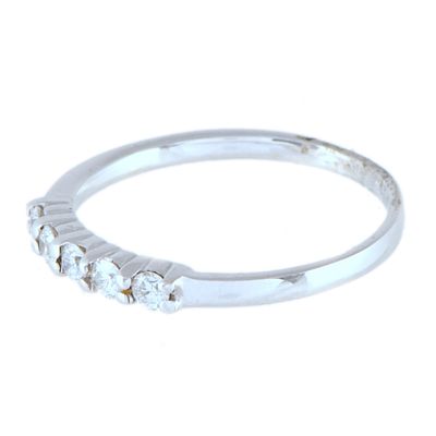 25. Five-diamonds ring. 18kt white gold. Brilliant cut diamonds. Size: 14/54.