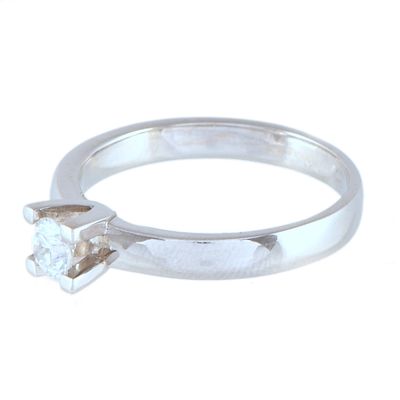 31. Diamond solitaire ring. 18kt white gold. Brilliant cut diamond of 0.25 cts. Size: 15/55.