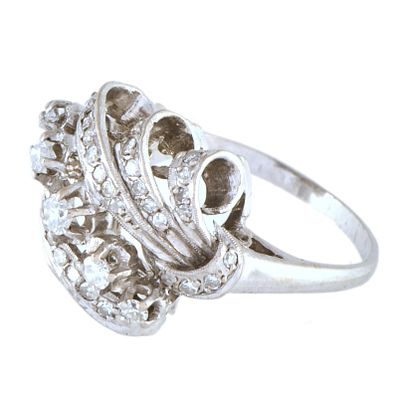 49. Diamonds ring, 1950's. 18kt white gold. Rose and old cut diamonds. Size: 15/55. Weight: 7.7 gr.