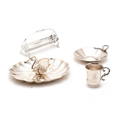 21. Various objects. Silver. 6 x 7.5 x 5 cm (the smallest one); 6.5 x 19 x 16 cm (the largest 