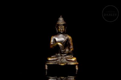 Bronze Shakyamuni Buddha, Asia, 18th-19th century. Figure cast in gilded bronze representing 