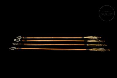 Four Japanese cherry wood-tipped arrows ‘Yanagi-Ba’, 19th century. Set of four Japanese arrows 