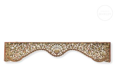 Lacquered wooden curtain cover ‘Flowers’, Indonesia, 19th century. Carved wood, painted red with 