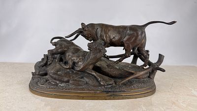 Edouard DELABRIERE (1829-1912) Grupo escult&oacute;rico animalista de bronce representando pelea de toros. 