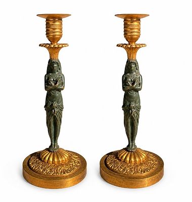 Pareja de candelabros con figuras egipcias en bronce de p&aacute;tina parda, retorno de Egipto-ppios 