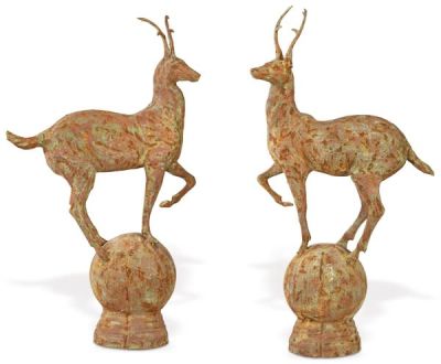 Pareja de ciervos de hierro para jard&iacute;n. S. XX. 
. Pair of iron deer for 