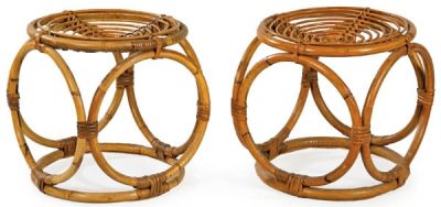 Pareja de taburetes en madera de bamb&uacute;. S. XX. 
. Pair of bamboo wood 