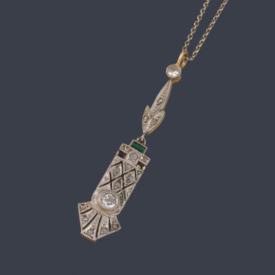 : Pendentif con diamantes talla rosa y zafiros calibrados. Ppios S. XX. Pendentif con diamantes 