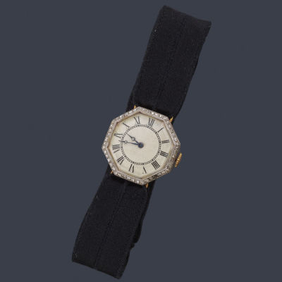 : Reloj-joya 'art dec&oacute;' con esfera de diamantes en oro amarillo de 18K y platino. A&ntilde;os '20. Relo 