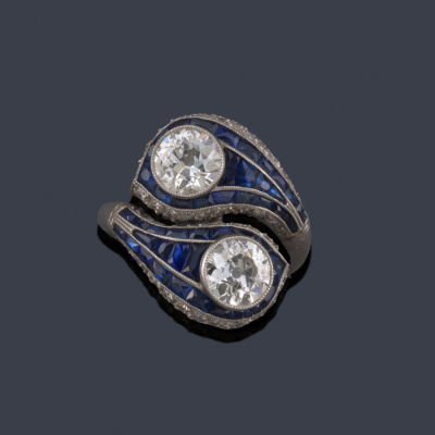 : Anillo 'tu y yo' con pareja de diamantes talla antigua de aprox. 1,00 ct cada uno con orla de 