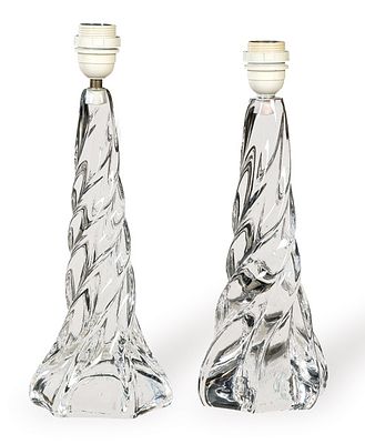: Pareja de l&aacute;mparas de mesa de cristal transparente de Cristalerie de Lorraine h. 1950. Pareja 