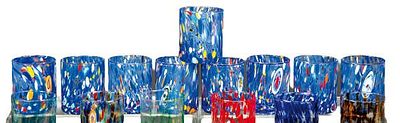 : Juego de nueve vasos de cristal de Murano transparentes con decoraci&oacute;n de manchas azules 
