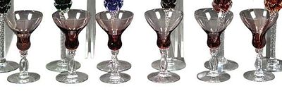 : Seis copas de licor de cristal de Murano parcialmente coloreadas, con v&aacute;stago b&iacute;fido. Seis 