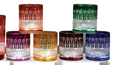 : Juego de seis vasos bajos de cristal de Bohemia tallado y esmaltado en varios colores. Juego 
