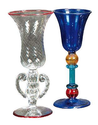 : Dos copas de cristal de Murano de colecci&oacute;n sopladas al aire. Una en cristal transparente con 