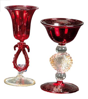 : Dos copas de cristal de Murano de colecci&oacute;n sopladas al aire y6 esmaltadas en rojo. Una con 