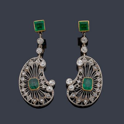 : Pendientes largos con esmeraldas de aprox. 4,50 ct en total y diamantes talla antigua y rosa 