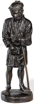 : "Hombre con Azada" en bronce patinado, Jap&oacute;n, Periodo Meiji (1868-1912). "Hombre con Azada" en 
