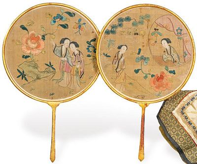 : Dos pai-pai de tela bordada y pintada, China Dinast&iacute;a Qing ff. S. XIX pp. S. XX. Dos pai-pai 