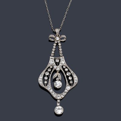 : Colgante - pendentif 'Belle &eacute;poque' con dise&ntilde;o de lazada con diamantes talla 'old cut' y rosa 