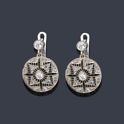 : Pendientes Art Dec&oacute; tipo roset&oacute;n con diamantes de aprox. 0,35 ct. Pendientes Art Dec&oacute; tipo 