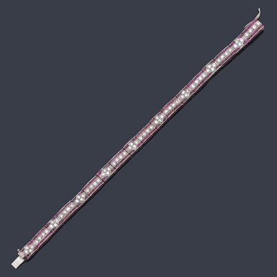 : Pulsera estilo 'art dec&oacute;' con banda de brillantes de aprox. 3,40 ct en total con banda de 