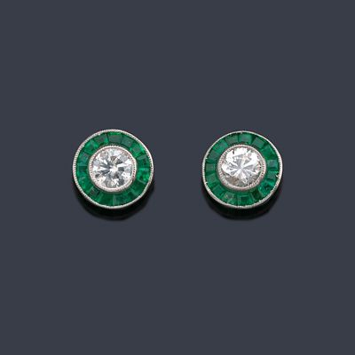 : Pendientes 'ojo de perdiz' con pareja de brillantes de aprox. 0,40 ct en total y orla de 