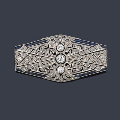 : Broche Art Dec&oacute; de platino con diamantes y zafiros. Broche Art Dec&oacute; de platino con diamantes 
