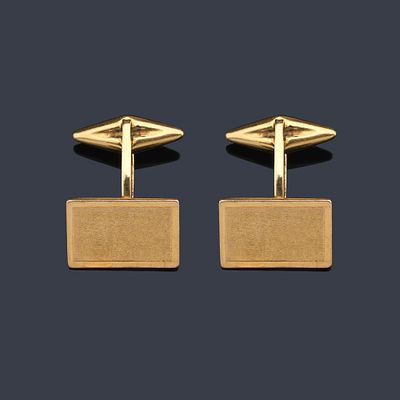 : Gemelos de forma rectangular en oro amarillo de 18 K. Gemelos de forma rectangular en oro 