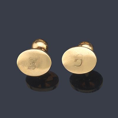 : Gemelos ovales en oro amarillo de 18 K. Gemelos ovales en oro amarillo de 18 K.