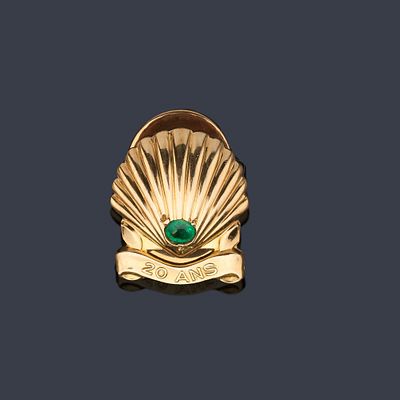 : CARTIER, Par&iacute;s. Insignia de solapa realizada por Cartier para la Compa&ntilde;&iacute;a Petrolera Shell 