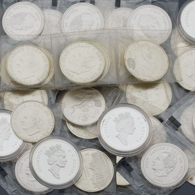 : 124 Monedas de 2000 pesetas en plata y 6 monedas en plata de Isabel II Canad&aacute;. 124 Monedas de 