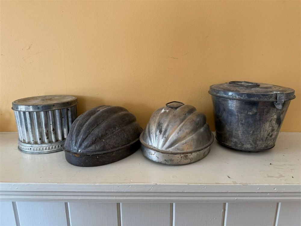 Lot 256: Tin Pudding Molds, Lidded Bucket w/ Clasp