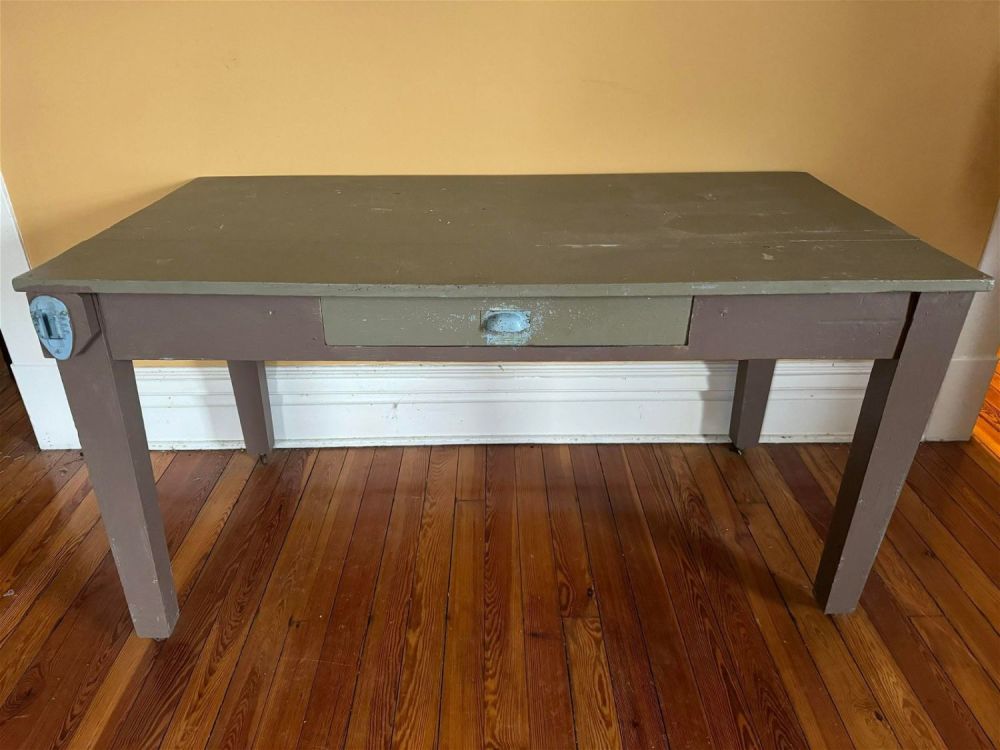 Lot 267: Vintage Painted One Drawer Desk
