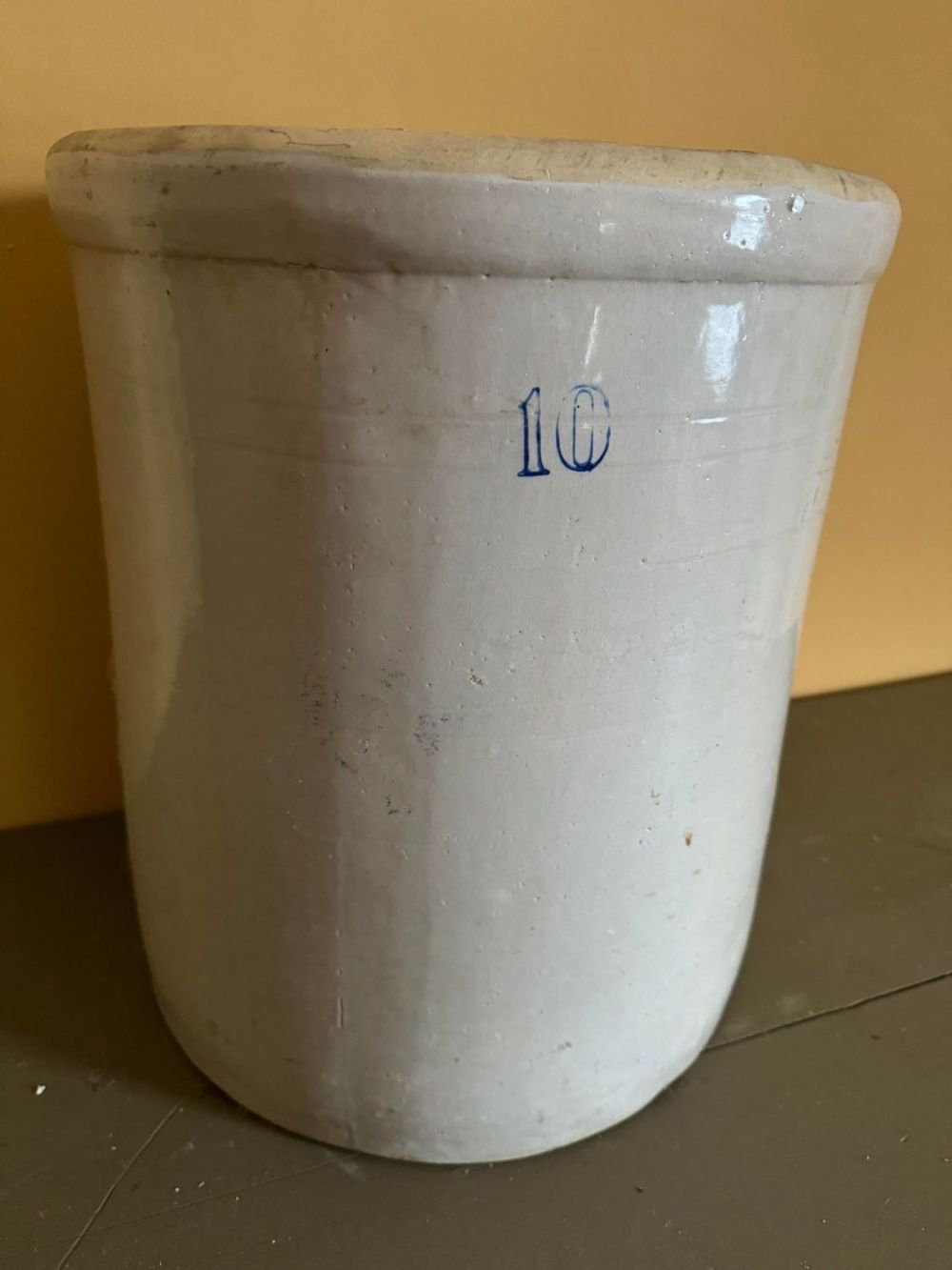 Lot 268: No. 10 Gallon Crock