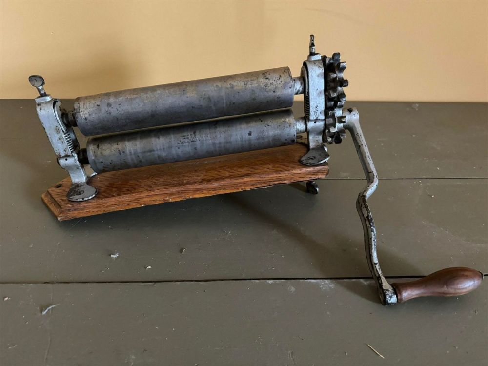 Lot 271: Antique Ringer Washer