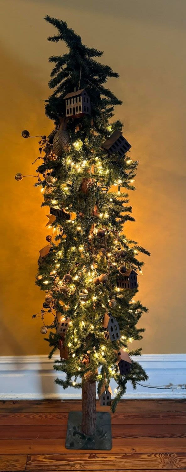 Lot 272: Americana Style Christmas Tree