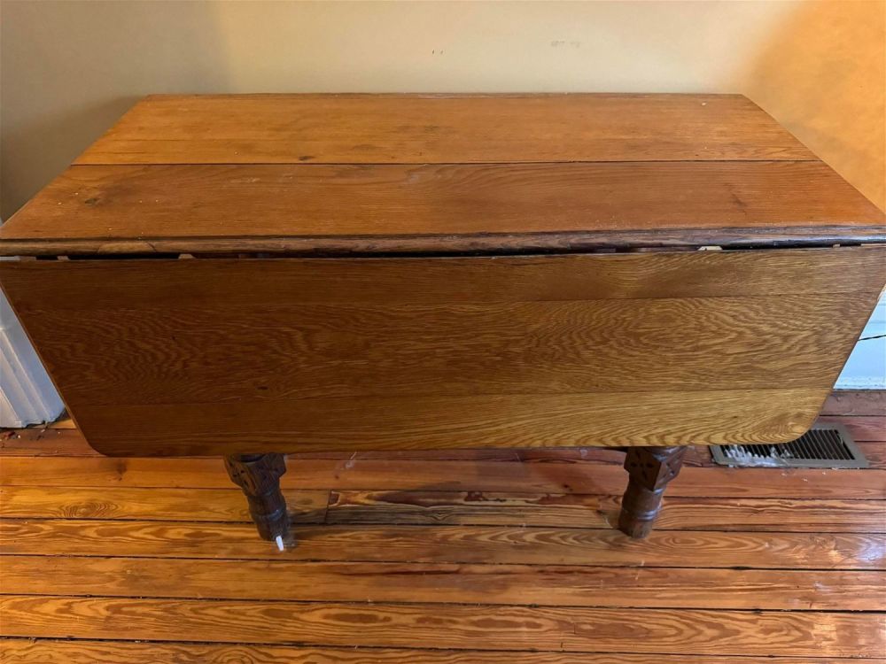 Lot 275: Vintage Drop Down Table