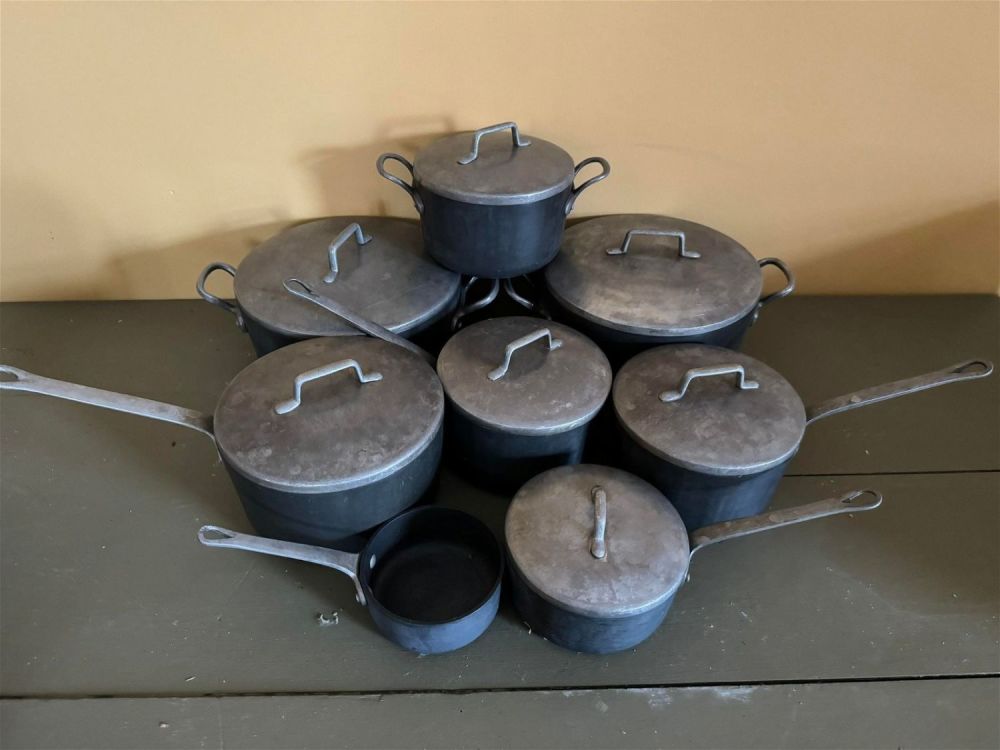 Lot 276: MAGALITE Pots and Pan Set