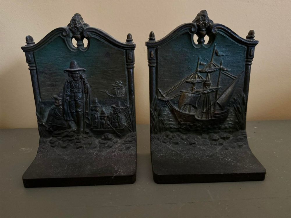 Lot 286: Antique Cast Iron Galleon Ship, Pilgrams