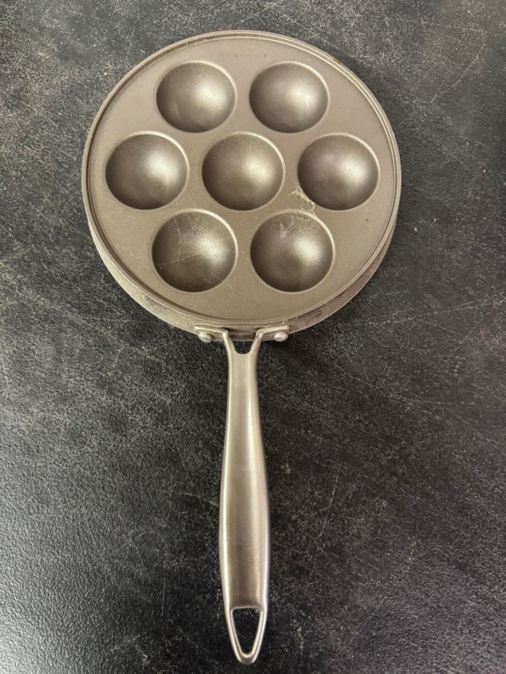 Lot 699: NORDICWARE Stuffed Pancake Pan