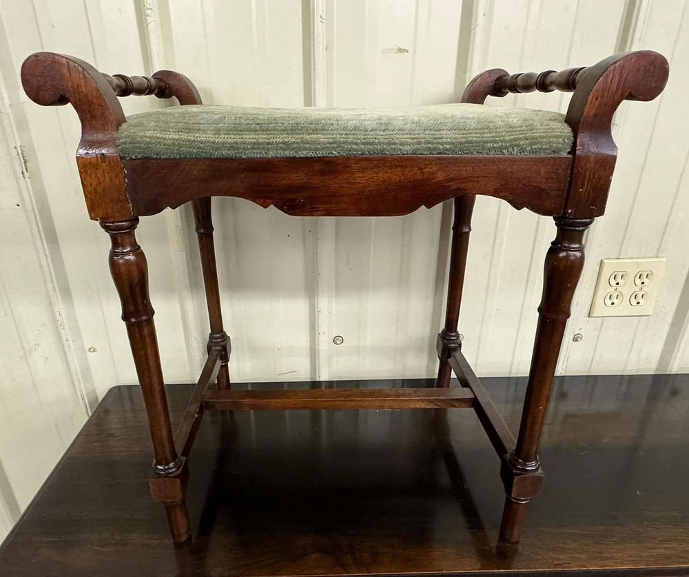 Lot 192: Vintage Piano Stool
