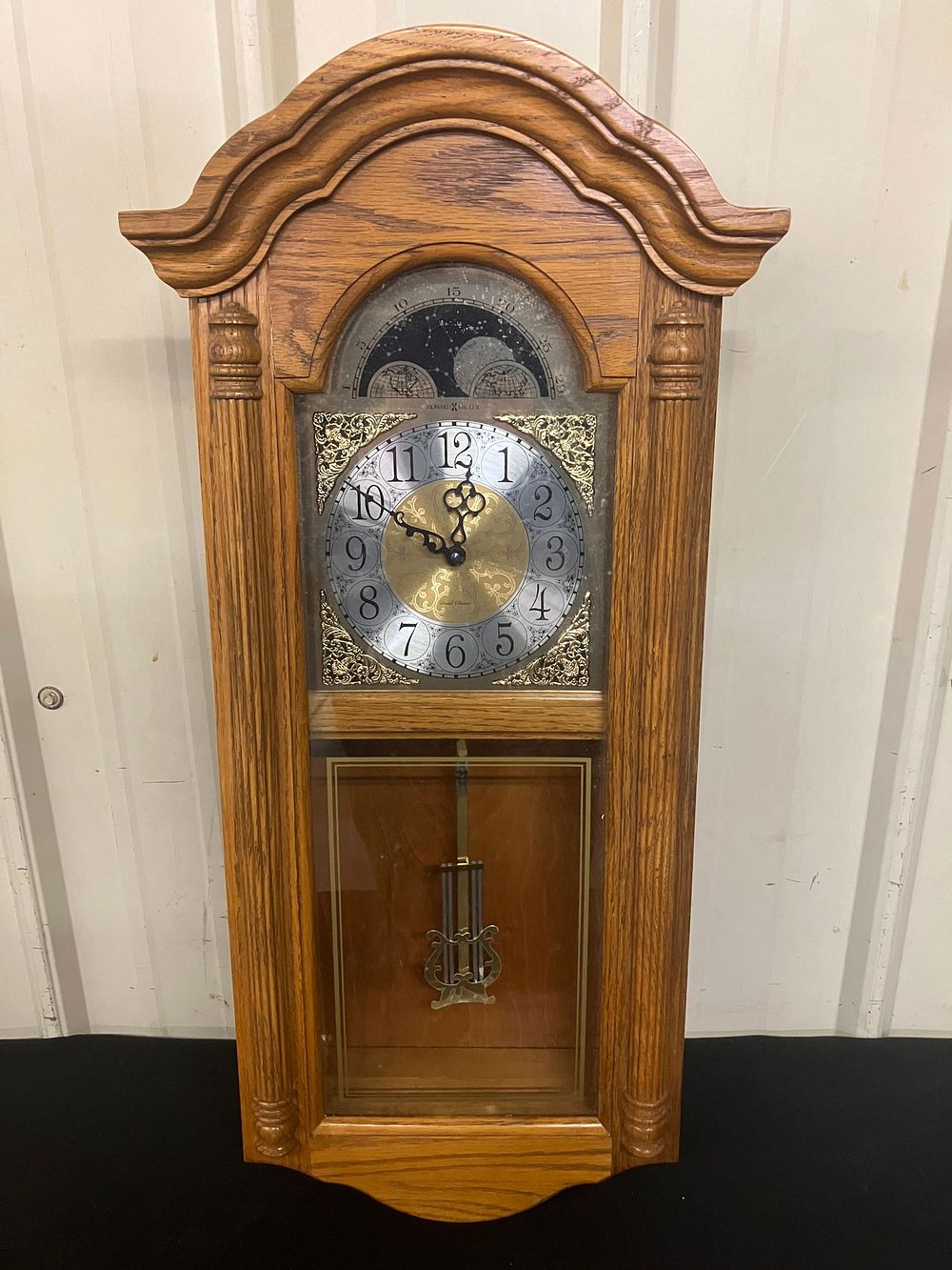 Lot 252: Howard Miller Dual Chime Wall Clock 29"