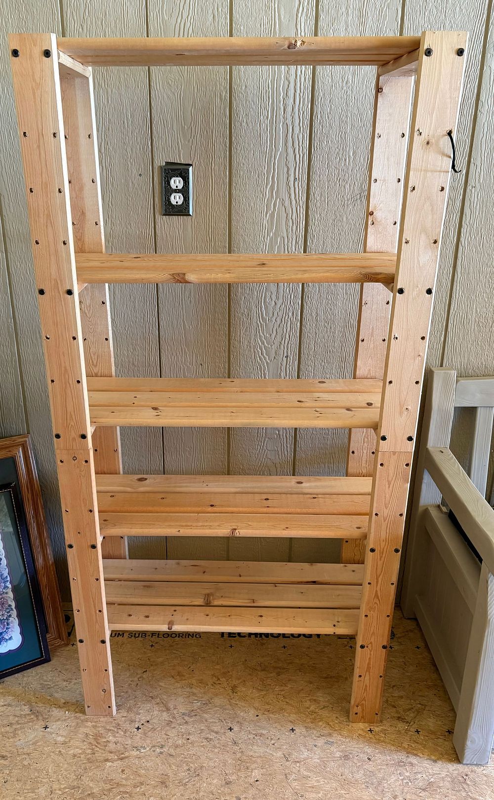 Lot 426: Natural Wood Finish 5 Tier Shelf Measuring 14"X32"X64"