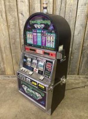 IGT Triple Diamond Slot Machine Model No. 96438300 20"X25"X54"
