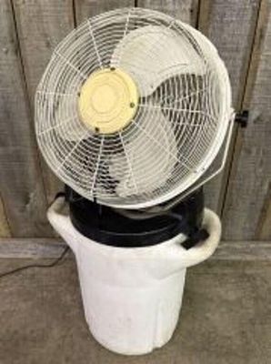 Self Contained Power Mister Portable Misting Fan Designed For Industrial Or Commercial Use. 